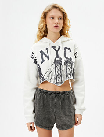 Crop Kapşonlu Sweatshirt Slim Fit Asimetrik Kesim Baskılı