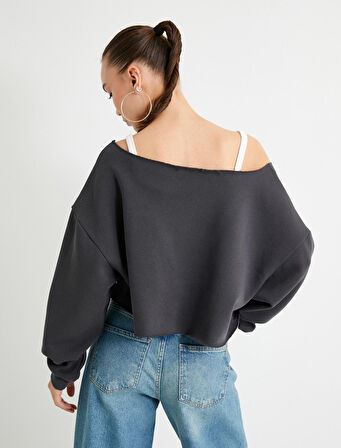 Crop Kolej Sweatshirt Kayık Yaka Baskılı Uzun Kollu