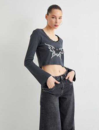 Crop Tişört Uzun Kollu Baskılı Yuvarlak Yaka Dantel Detaylı Pamuklu