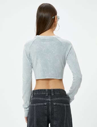 Crop Uzun Kollu Tişört Kolej Baskılı Drape Detaylı Pamuklu