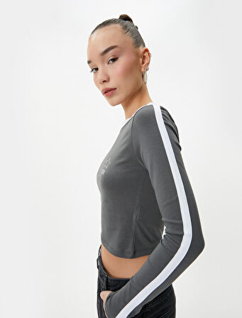 Crop Uzun Kollu Tişört Arkası Rakam Baskılı Çizgili Bisiklet Yaka Pamuklu