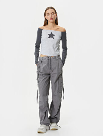 Kayık Yaka Tişört Uzun Kollu Renk Bloklu Yıldız Aplike Detaylı Slim Fit 