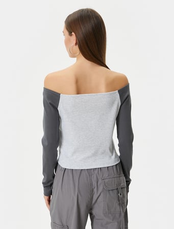 Kayık Yaka Tişört Uzun Kollu Renk Bloklu Yıldız Aplike Detaylı Slim Fit 