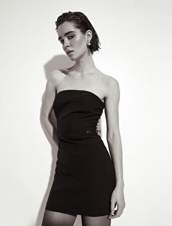 Mini Straplez Elbise Çift Toka Detaylı