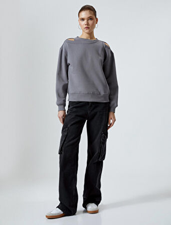 Pencere Detaylı Sweatshirt Uzun Kollu Bisiklet Yaka Rahat Kalıp