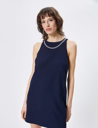 Halter Yaka Elbise Mini Zincir Aksesuar Detaylı