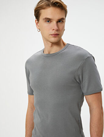 Basic Tişört Slim Fit Bisiklet Yaka Kısa Kollu Pamuklu