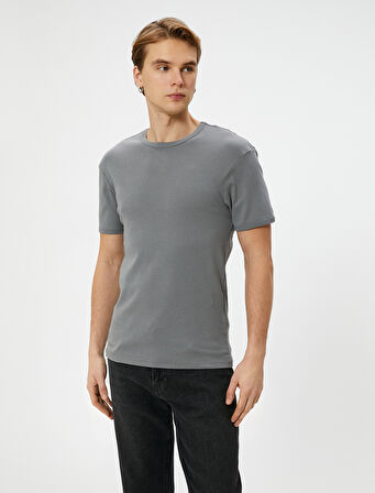 Basic Tişört Slim Fit Bisiklet Yaka Kısa Kollu Pamuklu