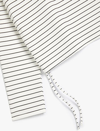 Crop Sweatshirt Yanları Bağlama Detaylı Bisiklet Yaka Rahat Kalıp