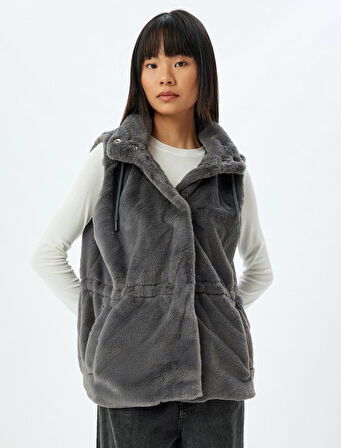 Suni Kürk Yelek Kapüşonlu Çıtçıt Düğmeli Cep Detaylı