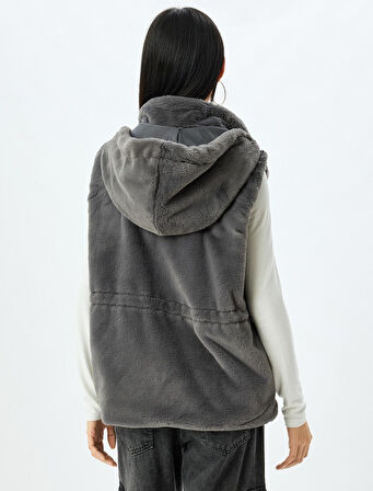 Suni Kürk Yelek Kapüşonlu Çıtçıt Düğmeli Cep Detaylı