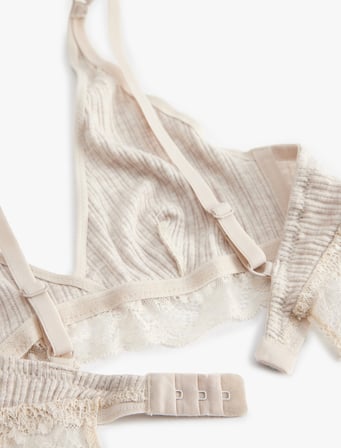 Dolgusuz Balensiz Dantel Detaylı Bralet Sütyen