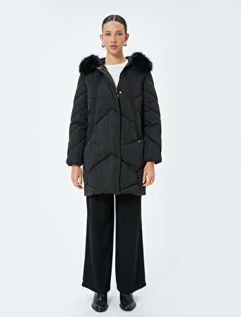 Uzun Kapitone Mont Kapüşonlu Suni Kürk Detaylı Cepli