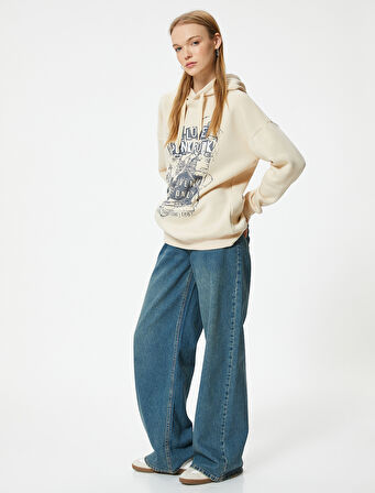 Oversize Kapüşonlu Sweatshirt Slogan Baskılı Uzun Kollu