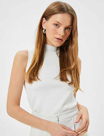 Boğazlı Yaka Triko Kolsuz Üst