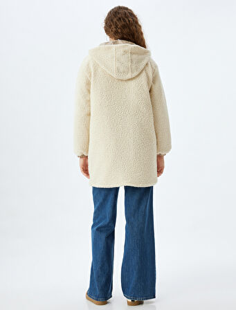 Peluş Mont Kapüşonlu Fermuarlı Cep Detaylı Astarlı Çıtçıt Düğmeli