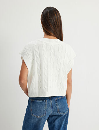 V Yaka Nakışlı Oversize Örgü Süveter