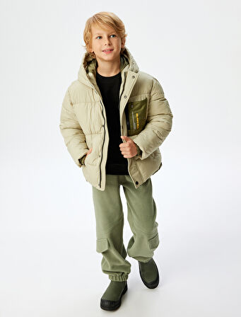 Kapşonlu Şişme Mont Rüzgar Kapaklı Ce Detaylı Aplikeli 