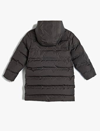 Uzun Şişme Mont Kapşonlu Fermuarlı Cepli Çıtçıt Detaylı