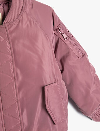 Ceket Kapaklı Cep Detaylı Manşetleri ve Beli Lastikli Fermuar Detaylı