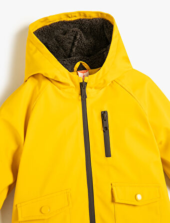 Kapşonlu Yağmurluk Peluş Astarlı Su Geçirmez Kapaklı Cepli
