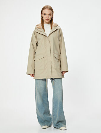 Kapüşonlu Yağmurluk Su Geçirrmez Fermuarlı Cep Detaylı