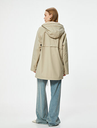 Kapüşonlu Yağmurluk Su Geçirrmez Fermuarlı Cep Detaylı