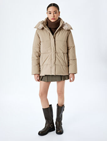 Şişme Mont Kapüşonlu Kapitoneli Fermuarlı Çıtçıt Düğmeli Cepli