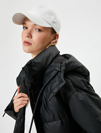 Uzun Şişme Mont Kapüşonlu Su İtici Özellikli Fermuarlı Cepli 