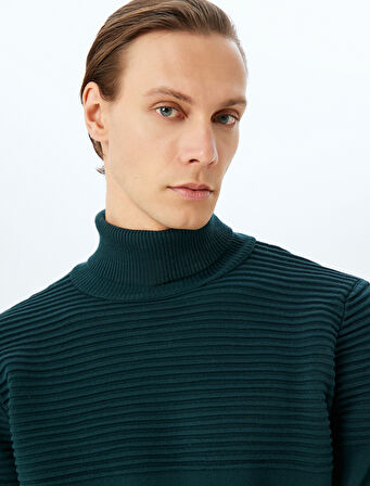 Bisiklet Yaka Dokulu Triko Kazak