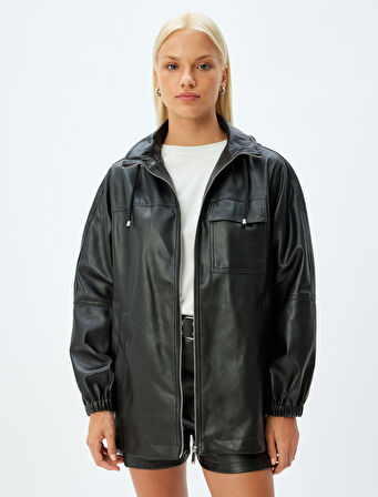 Fermuarlı Cepli Kapüşonlu Deri Görünümlü Yağmurluk