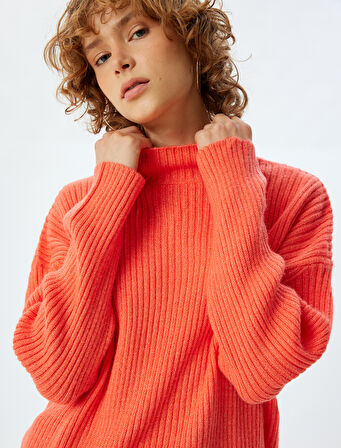 Oversize Triko Kazak Dik Yaka Uzun Kollu Dokulu