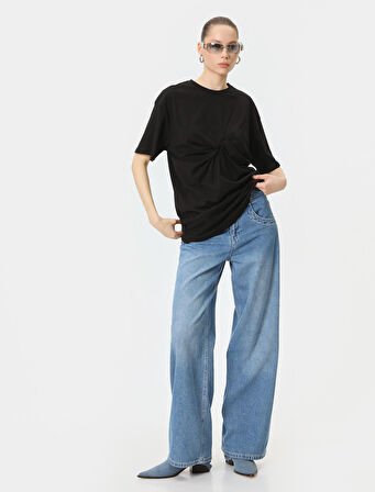 Düğüm Detaylı Tişört Kısa Kollu Bisiklet Yaka Uzun Rahat Kalıp