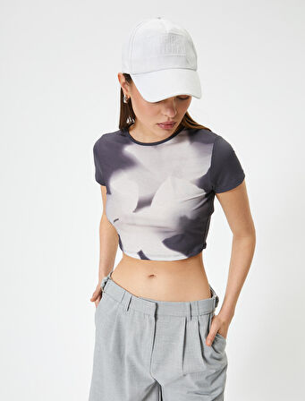 Soyut Desenli Crop Tişört Kısa Kollu Bisiklet Yaka Slim Fit