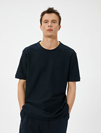 Basic Tişört Slim Fit Bisiklet Yaka Kısa Kollu Dokulu