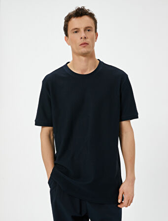 Basic Tişört Slim Fit Bisiklet Yaka Kısa Kollu Dokulu