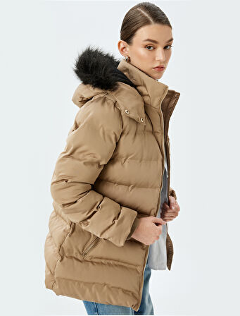 Şişme Mont Kapüşonlu Suni Kürk Yaka Cepli Fermuarlı