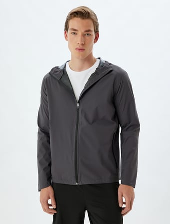Spor Ceket Su Geçirmez Kapşonlu Uzun Kollu Fermuarlı Cep Detaylı