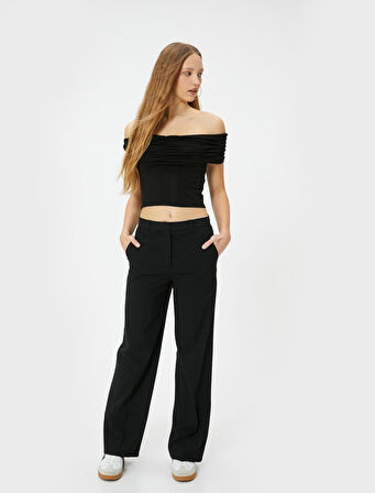 Madonna Yaka Tişört Crop Drape Detaylı Viskoz Kumaş Slim Fit