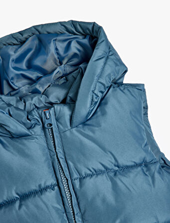 Cep Detaylı Fermuarlı Mevsimlik Kapşonlu Şişme Yelek