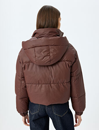 Kapüşonlu Fermuarlı Cep Detaylı Kapitone Crop Şişme Mont