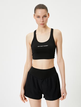 Arkası Pencere Detaylı Sporcu Sütyeni Kaplı Slim Fit U Yaka Baskılı