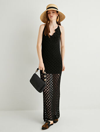 Kroşe Midi Elbise V Yaka Askılı Çiçek Aplikeli