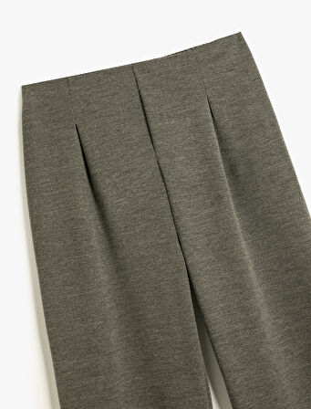 Basic Pantolon Beli Lastikli Pile Detaylı 