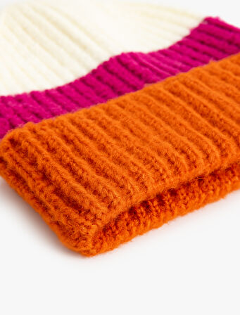 Örgü Bere Renk Bloklu Katlama Detaylı