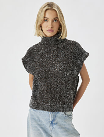 Balıkçı Yaka Peluş Kolsuz Ajurlu Kazak