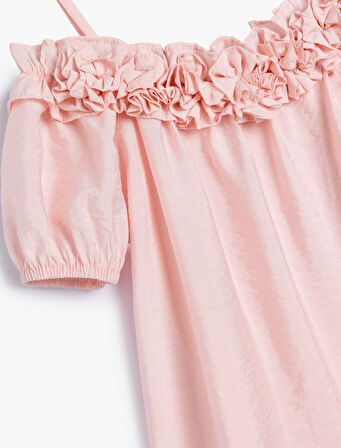 Elbisesi Düşük Omuz Askılı Kısa Kollu Çiçek Aplikeli 