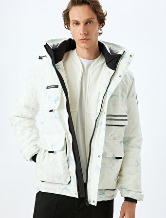 Etiket Detaylı Fermuarlı Su İtici Çıtçıt Düğmeli Kapşonlu Kayak Montu