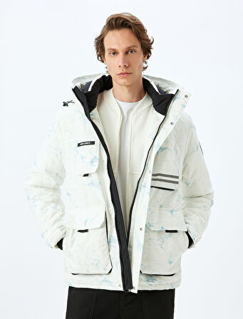 Etiket Detaylı Fermuarlı Su İtici Çıtçıt Düğmeli Kapşonlu Kayak Montu