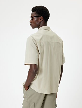 Kısa Kollu Gömlek Cep Detaylı Düğmeli Klasik Yaka